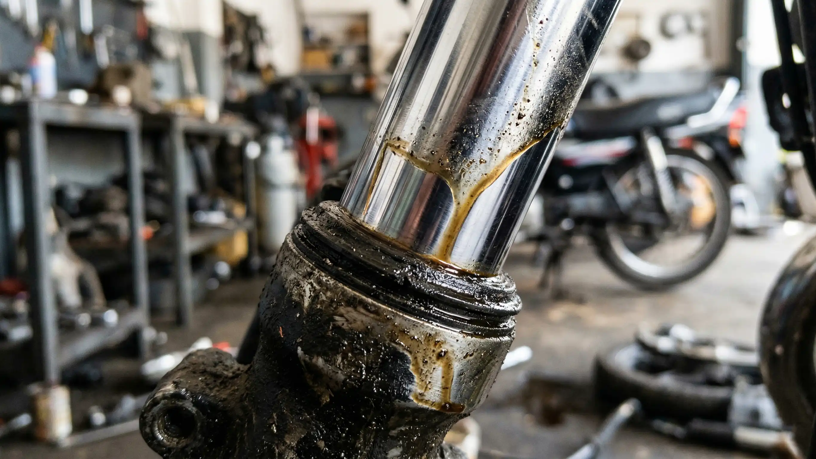 Kapan Waktu yang Tepat Service Shockbreaker Motor?